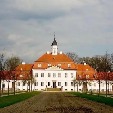 לינה וארוחת בוקר Schloss Spiegelberg