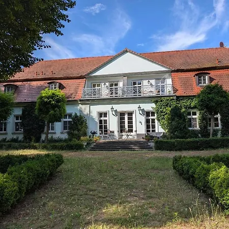 Schloss Spiegelberg לינה וארוחת בוקר 3*