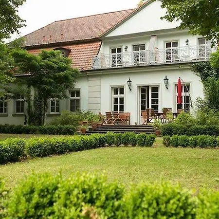 Schloss Spiegelberg לינה וארוחת בוקר 3*
