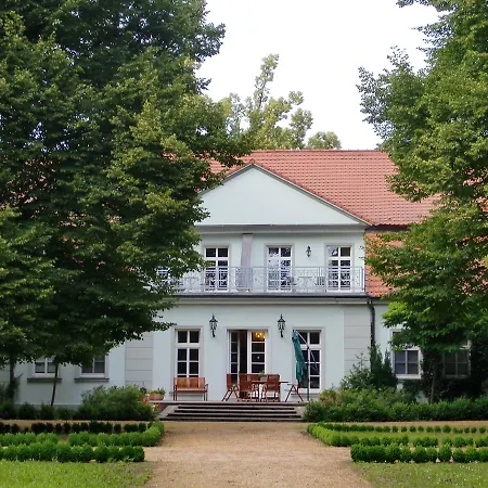 Schloss Spiegelberg לינה וארוחת בוקר 3*